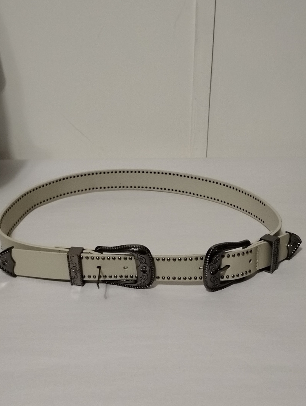 American Eagle Double Buckle Western-Style White Belt with Stud Detailing